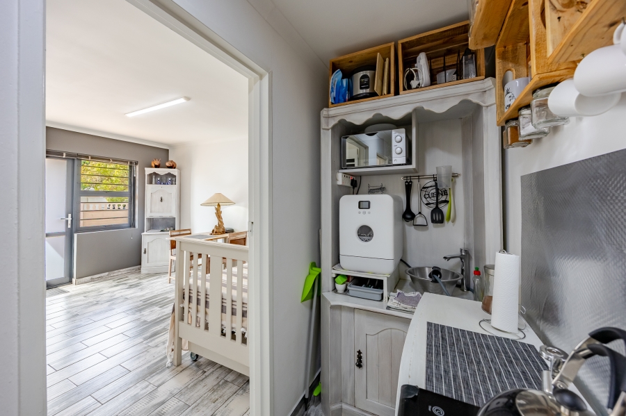 6 Bedroom Property for Sale in Flamingo Vlei Western Cape